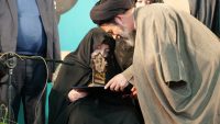 فیلم / تجلیل ازآقای دکترسید کمال الدین ، سرکارخانم سیده فخرالسادات (صفیه) و سرکارخانم سیده عزت السادات صفایی “فرزندان مکرم علامه شهید ، حاج سید محمد علی مبارکه ای (ره)” در اولین روز کنگره بزرگداشت معظم له/ مجتمع فرهنگی الزهرا(س) مبارکه – ۲۳ آبانماه ۱۳۹۸